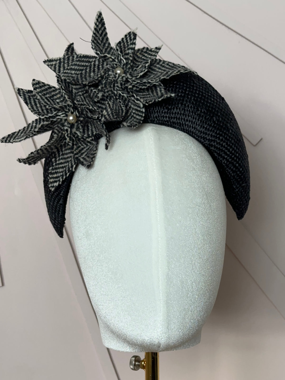 The Claire Halo Headpiece in Black