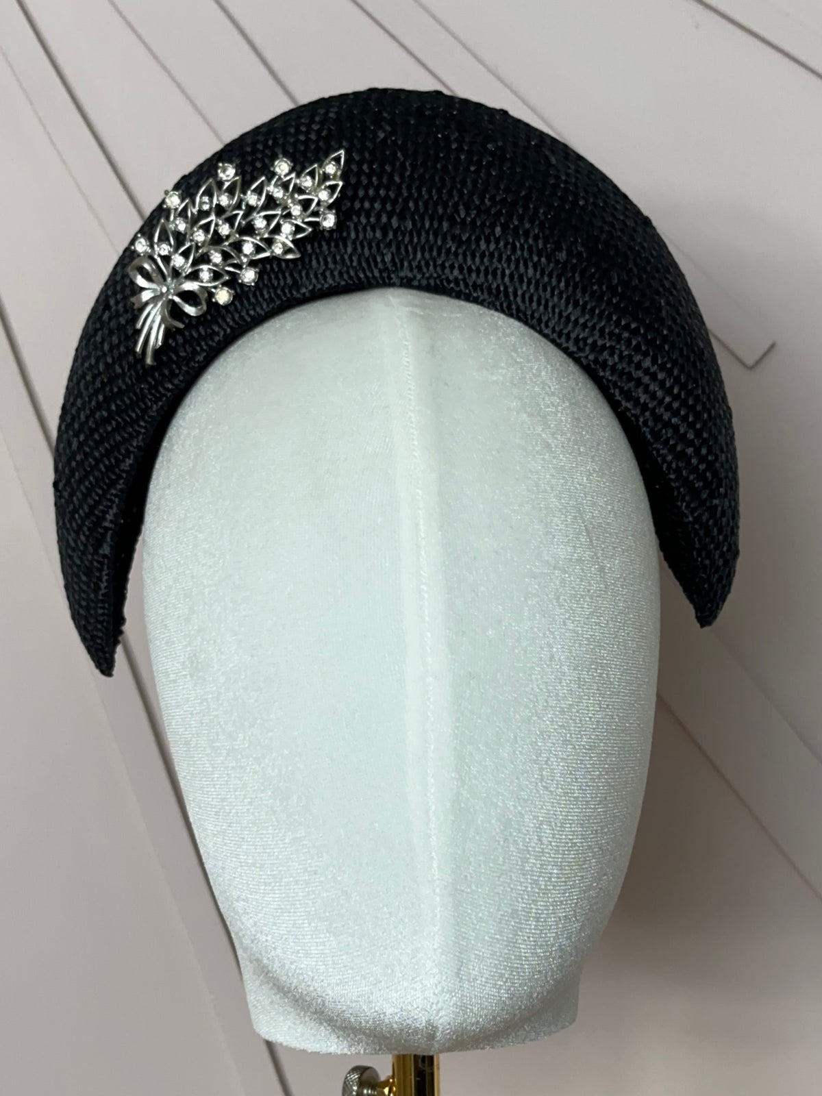 The Claire Halo Headpiece in Black